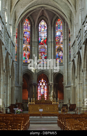 La navata di Saint Louis de Blois cattedrale, Blois, Loir-et-Cher, Centre, Francia, Europa Foto Stock