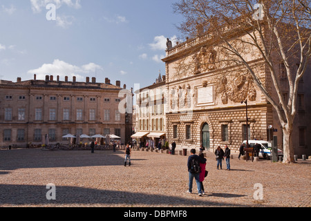 Place du Palais des Papes, Avignon Vaucluse Francia, Europa Foto Stock