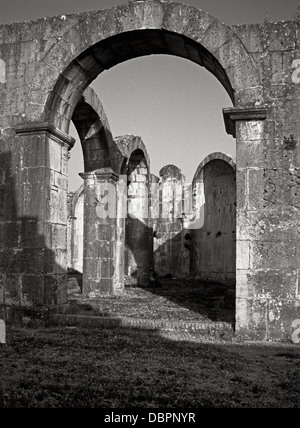 La chiesa abbaziale di SS. Trinità di Venosa in provincia di Potenza, Basilicata Foto Stock