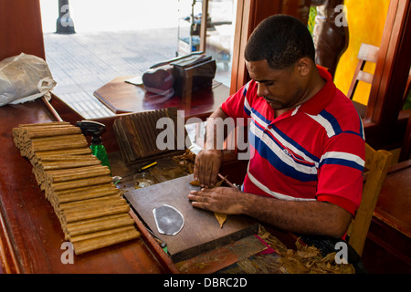 Produttore di sigari Foto Stock