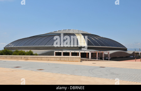 Barcellona, Spagna: Palau Sant Jordi (St. George's Palace) è una sportiva indoor arena parte dell'Anello Olimpico complessa Foto Stock