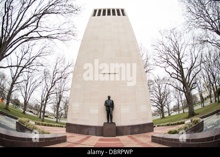 WASHINGTON DC, Stati Uniti d'America - Il Taft Carillon, tra la US Capitol Building e la stazione di unione, è dedicato alla ex senatore Robert Taft, spesso noto come il sig. repubblicano. Foto Stock