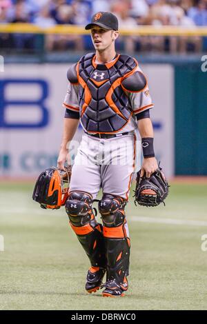 3 agosto 2013 - San Pietroburgo, FL, Stati Uniti d'America: San Francisco Giants catcher Buster Posey (28) durante il Major League Baseball gioco d'azione tra i San Francisco Giants e il Tampa Bay Rays al Tropicana Campo in St Petersburg, FL. Foto Stock