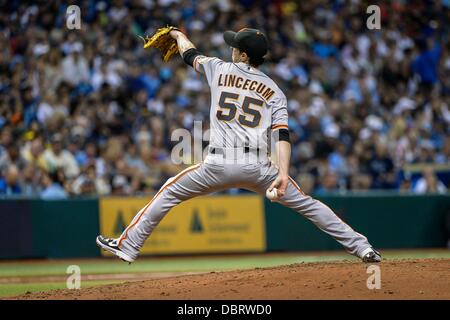 3 agosto 2013 - San Pietroburgo, FL, Stati Uniti d'America: San Francisco Giants a partire lanciatore Tim Lincecum (55) durante il Major League Baseball gioco d'azione tra i San Francisco Giants e il Tampa Bay Rays al Tropicana Campo in St Petersburg, FL. Foto Stock