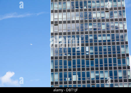 La Torre delle Arti dell'Università di Sheffield da Weston Park Foto Stock