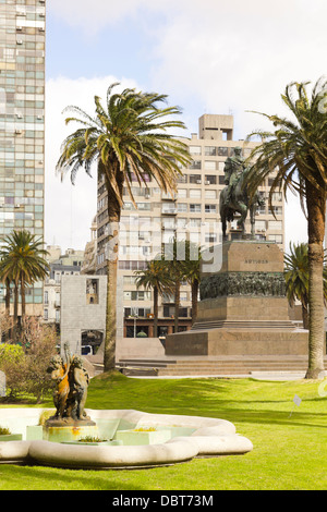 Statua del general artigas in Plaza Independencia, Montevideo, Uruguay Foto Stock