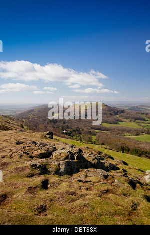 Guardando verso sud dalla vetta della collina di Pinnacle verso British Camp nella Malvern Hills, Herefordshire, England, Regno Unito Foto Stock