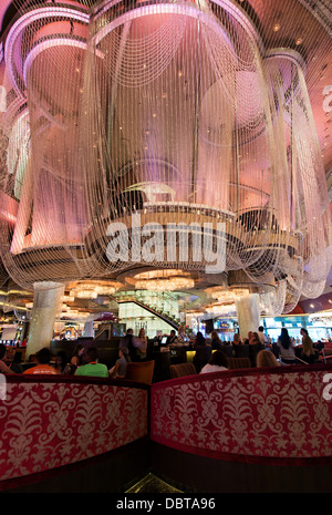 Lampadario Bar al Cosmopolitan Hotel Casino e resort, centro città, Las Vegas, Nevada, STATI UNITI D'AMERICA Foto Stock