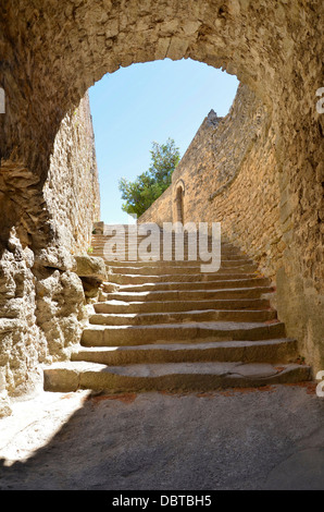 Bonnieux storica collina paese', comune nel dipartimento di Vaucluse Regione Provence-Alpes-Côte d'Azur, Luberon Francia Foto Stock