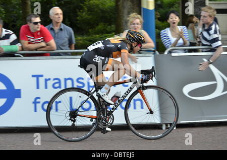 Londra, Regno Unito. 03 Ago, 2013. Prudential RideLondon Grand Prix - Donne ciclo del credito racing: Marcin Libera/Alamy Live News Foto Stock