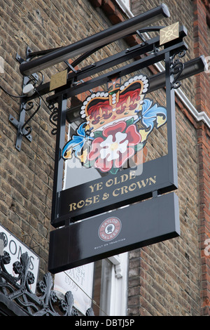 Ye Old Rose and Crown Pub segno, Greenwich; Londra; Inghilterra; Regno Unito Foto Stock