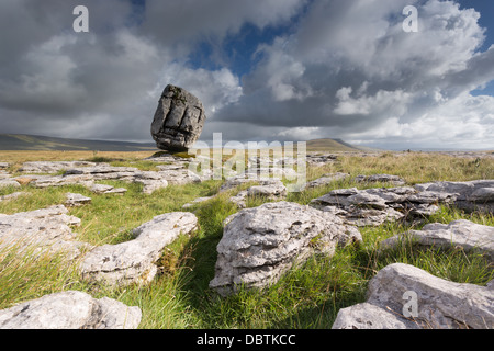 Twistleton cicatrice irregolare, Yorkshire Dales National Park Foto Stock