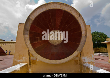 Il Jantar Mantar astronomical giardini in Jaipur India Foto Stock