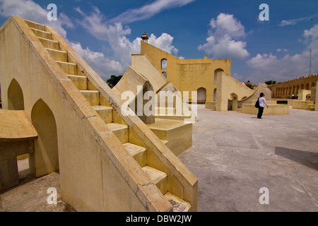 Il Jantar Mantar astronomical giardini in Jaipur India Foto Stock