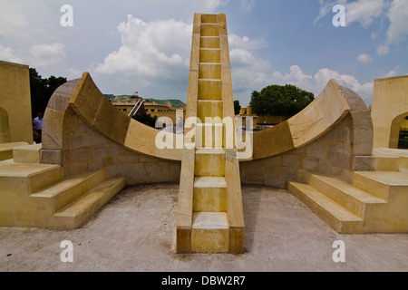 Il Jantar Mantar astronomical giardini in Jaipur India Foto Stock