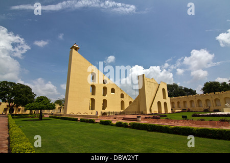 Il Jantar Mantar astronomical giardini in Jaipur India Foto Stock