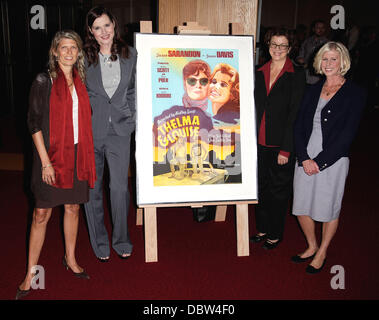 Mimi Polk Gitlin, geena Pagina Davis, Anne Thompson, e Callie Khouri ventesimo anniversario lo screening di 'Thelma & Louise' presso l'Accademia delle Arti e delle scienze cinematografiche Samuel Goldwyn Theater di Beverly Hills, la California - 25.08.11 Foto Stock