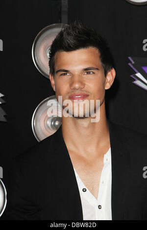 Taylor Lautner 2011 MTV Video Music Awards tenutosi presso la Live - Gli arrivi di Los Angeles, California - 28.08.11 Foto Stock