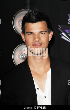 Taylor Lautner 2011 MTV Video Music Awards tenutosi presso la Live - Gli arrivi di Los Angeles, California - 28.08.11 Foto Stock