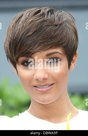 Frankie Sandford il sabato Nintendo e i cani fiducia lancio Nintendogs gioco Uxbridge, Inghilterra - 30.08.11 Foto Stock