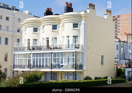 Esterno del Regency townhouses su Marine Parade Brighton East Sussex England Regno Unito Foto Stock