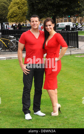 Lee Latchford Evans e Kerry Lucy Taylor prima colazione migliore campagna Photocall tenutosi a Cromwell Green, Londra Inghilterra - 07.09.11 Foto Stock