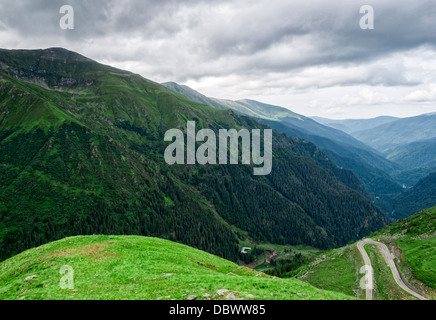 Strada di Montagna su Transfagarasan, Romania Monti Fagaras Foto Stock