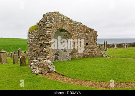 Le rovine della chiesa rotonda a Orphir, Scozia Foto Stock