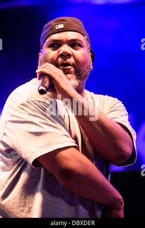 Hertfordshire, Regno Unito, 04/08/2013 : Standon Calling Festival. De La Soul portare il festival a chiudere sul palco principale. De La Soul è un americano di hip hop trio formato in 1987 a Long Island, New York. Persone nella foto: Vincent Mason, Maseo. Foto di Julie Edwards Foto Stock