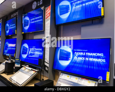 TV (Telly & Tellies) e Home Theatre Display in Best Buy, NYC Foto Stock