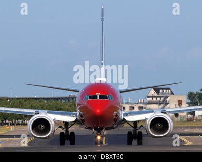 LN-DYY Norwegian Air Shuttle Boeing 737-8JP(WL) - CN 39012 rullaggio 19luglio2013 9 Foto Stock