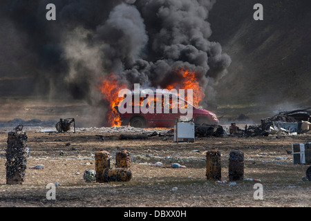 Un bersaglio incendio sulla vettura presso la manopola Creek Mitragliatrice Shoot. Foto Stock