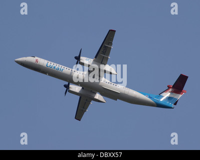 LX-LGE Luxair De Havilland Canada DHC-8-402Q Dash 8 take-off 13Luglio2013 Foto Stock