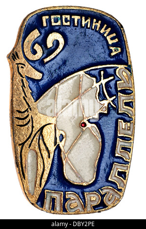 Era comunista sovietico badge di smalto - 69 parallelamente Hotel, Murmansk Foto Stock