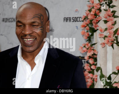 Mike Tyson Comedy Central Roast di Charlie Sheen - Arrivi presso Sony Studios di Los Angeles, California - 10.09.11 Foto Stock