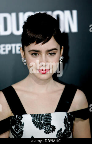 Lily Collins la premiere di "sequestro" tenutasi presso il Teatro Cinese - Gli arrivi di Los Angeles, California - 15.09.11 Foto Stock