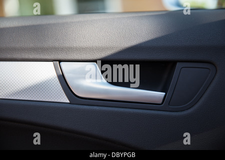 All'interno dell'auto, maniglia della porta Foto Stock