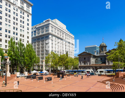 Pioneer Courthouse Square nel centro cittadino di Portland, Oregon, Stati Uniti d'America Foto Stock