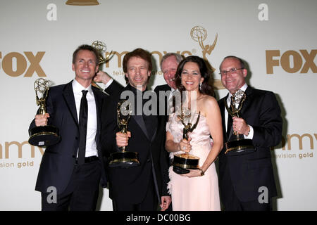 Phil Keoghan, Jerry Bruckheimer, Bertram Van Munster, Elise Doganieri la 63rd Primetime Emmy Awards che si è tenuto presso il Nokia Theatre LA LIVE - Sala Stampa di Los Angeles, California - 18.09.11 Foto Stock