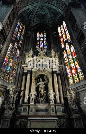 Milano Duomo, uno dei la più grande chiesa in stile gotico nel mondo. Foto Stock