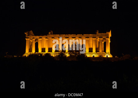 Valle dei Templi di Agrigento, Sicilia, Italia. UNESCO - Sito Patrimonio dell'umanità. Foto Stock