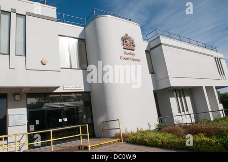 L'ingresso a Dudley corte dei magistrati che possono perdere i casi penali in un ministero della giustizia la ristrutturazione dei servizi Foto Stock