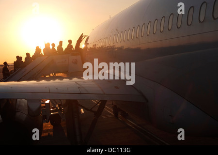 Imbarco passeggeri in aereo Foto Stock