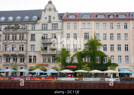 Germania Berlino. Mitte. Caffè all'aperto. Foto Stock