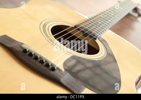 Close-up di chitarra acustica Foto Stock