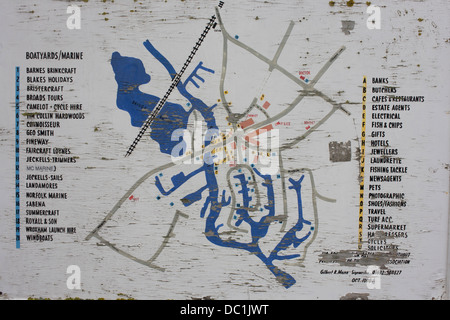 Mappa di pelatura di fiumi e il servizio locale di barca le aziende a Wroxham e Hoveton nel cuore del Norfolk Broads. Foto Stock