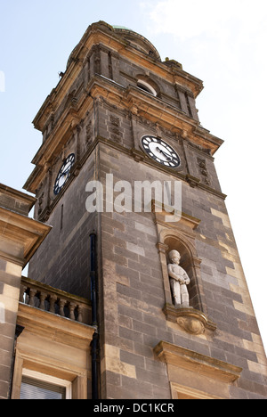 Statua al di fuori del municipio enniskillen Foto Stock