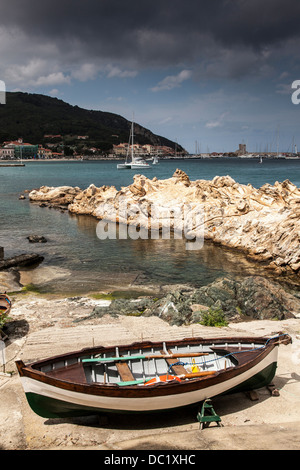 Barche da pesca nei pressi di Marciana Marina, Isola d'Elba, Italia Foto Stock