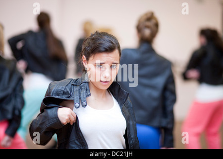 Gli adolescenti danza hip hop in studio Foto Stock