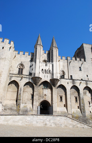 Facciata e l'entrata principale del Palazzo dei Papi di Avignone, Provenza, Francia Foto Stock